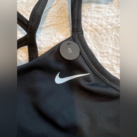 Nike woman’s light Support Non padded bra - Picture 3 of 7